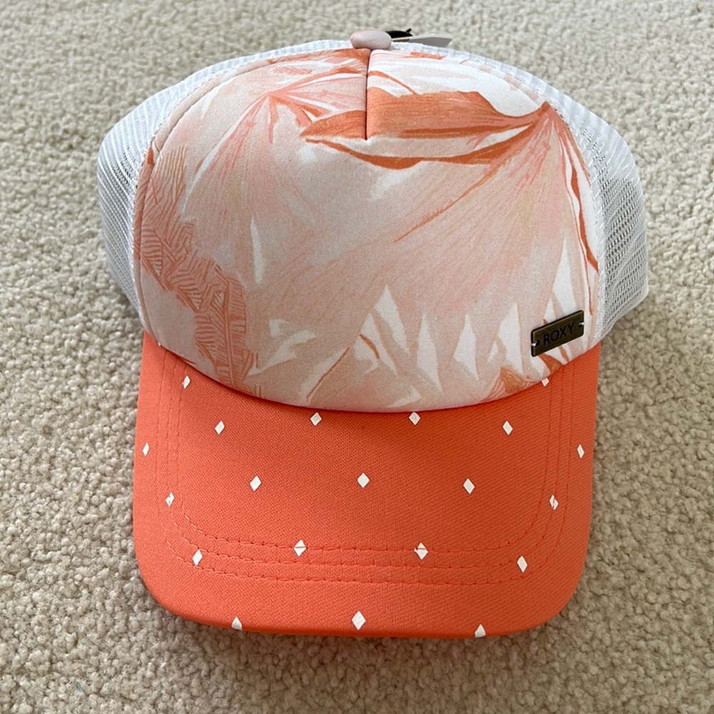 Roxy trucker hat